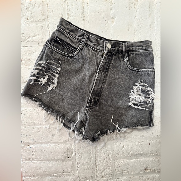 Distressed Vintage 90s Gray Denim Shorts Size 7 - Picture 1 of 5